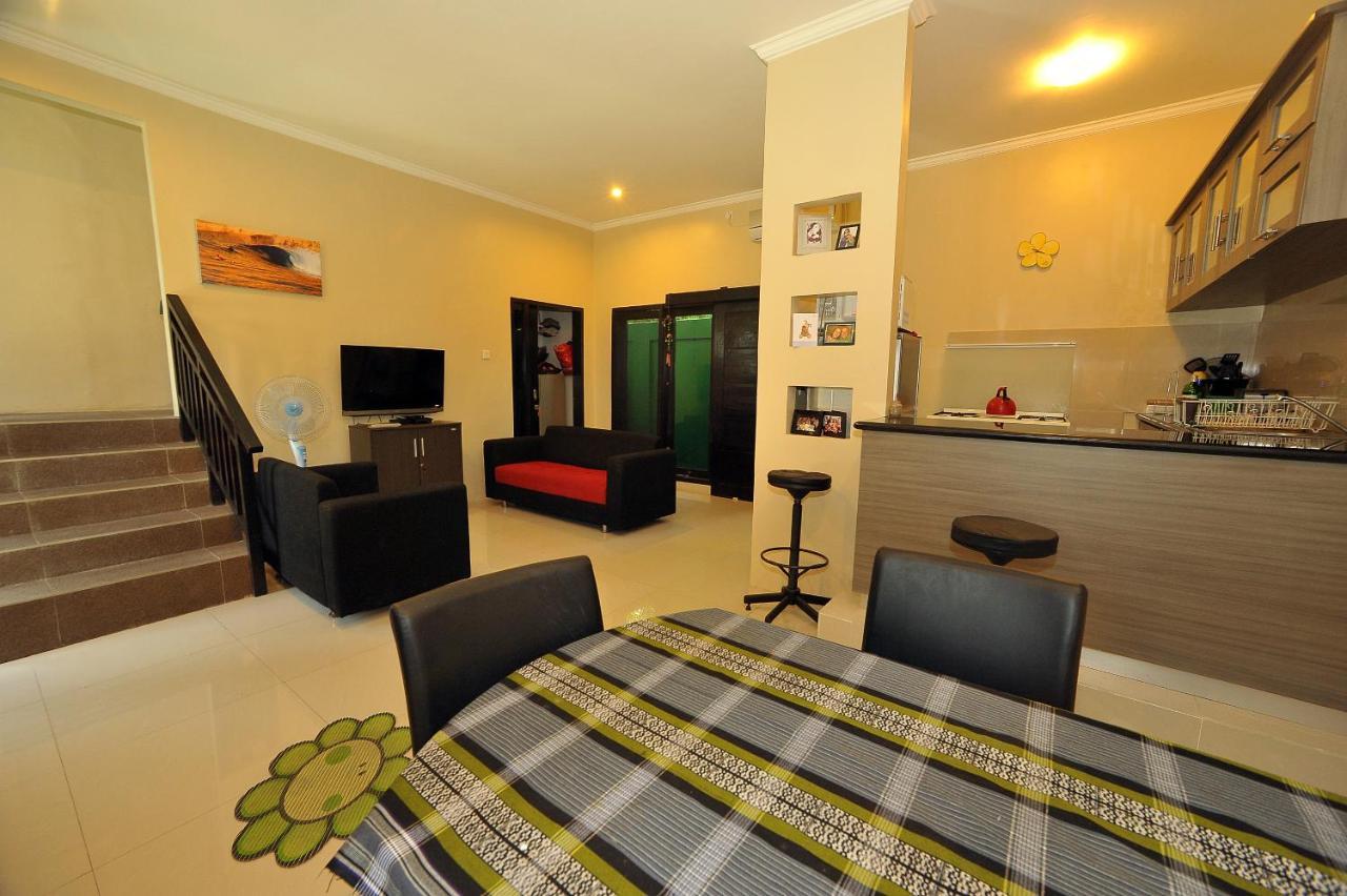 Wave House Gerupuk South Lombok Bed and Breakfast Praya Εξωτερικό φωτογραφία